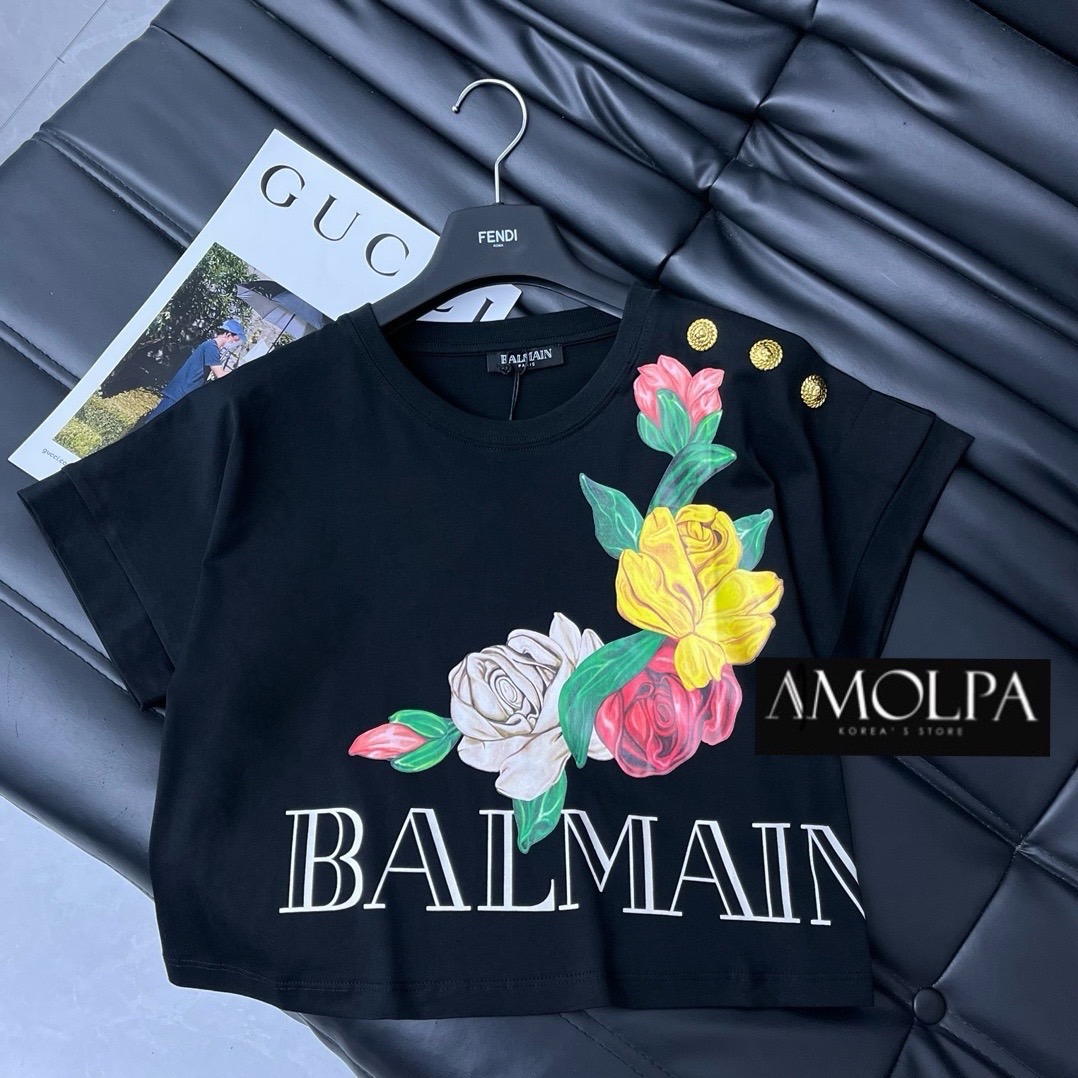 เสื้อยืด BALMAIN กระดุมปั้มไหล่ สวยเด่น ลายใหม่ชนช๊อปป ใส่สบาย : สินค้าคุณภาพ (พร้อมส่ง)