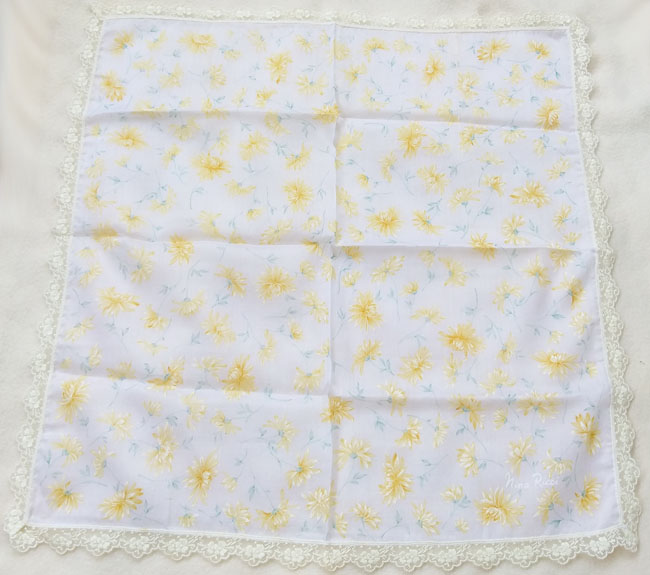 ผ้าเช็ดหน้าขอบลูกไม้ สวยสุด Nina Ricci