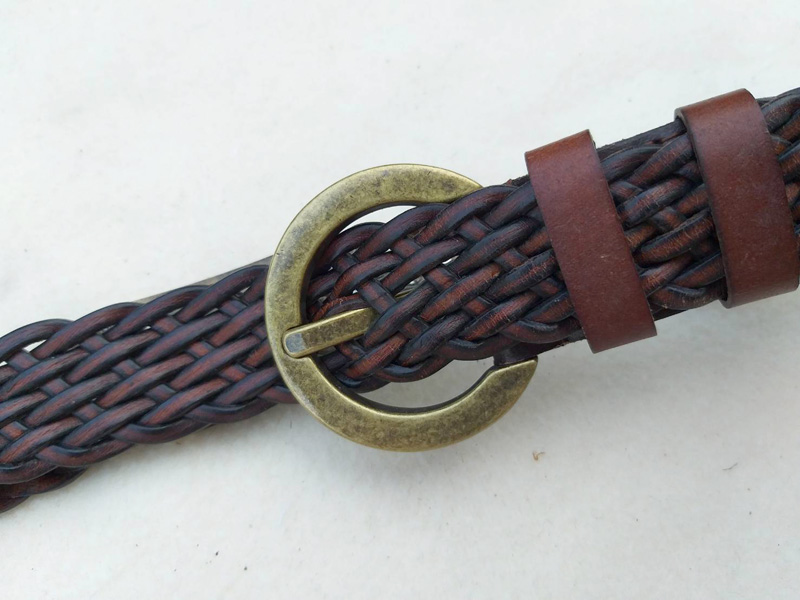 เข็มขัดหนังแท้สานขัด แต่งคริสตัลแนวอินดี้