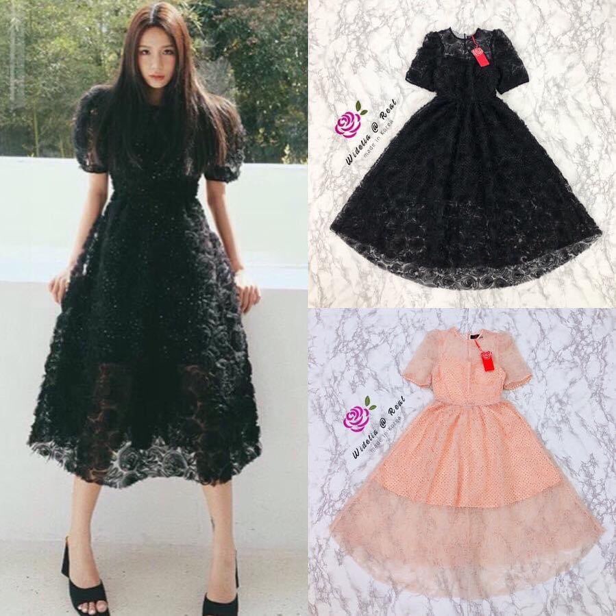 Dress เดรสลูกไม้3Dแขนพองแสนสวย เนื้อผ้าทอมาอย่างดี ด้านในเป็นผ้าลายจุด รุ่นนี้งาน เกรดพรีเมี่ยม งานจริงสวยมาก เนื้อผ้าคืออย่างดี ลวดลายของลูกไม้สวยหรูไฮโซสุดๆ สินค้าคุณภาพ (พร้อมส่ง)