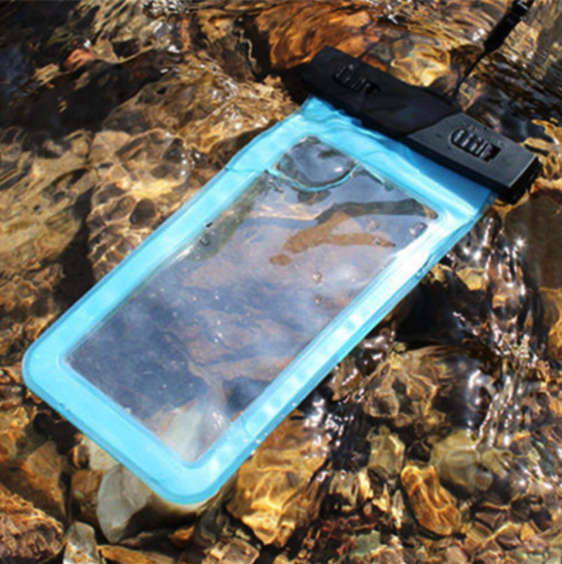 สุดคุ้ม ซองกันน้ำมือถือคุณภาพดี ป้องกันสิ่งสกปรก อยู่ในน้ำยังทัชสกรีน ถ่ายรูป หรือวิดีโอได้ชัดเจน ผลิตจาก PVC ใส ใส่มือถือได้ทุกขนาด มีสายห้อยคอ