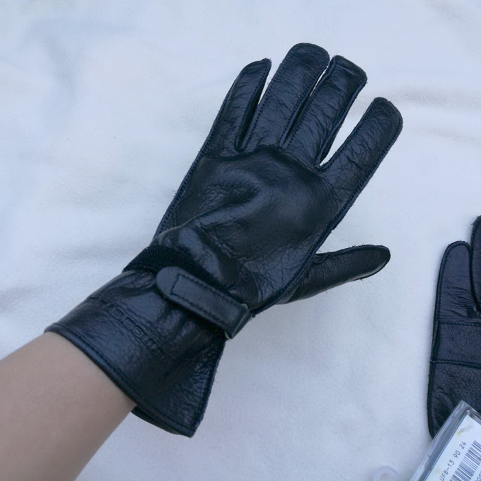 ถุงมือชาย หนังแท้สีดำ (ของใหม่)