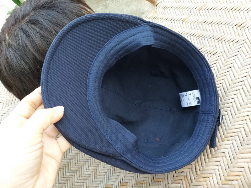 หมวกติงลี่ หมวกแฟลตแค็ป Uniqlo