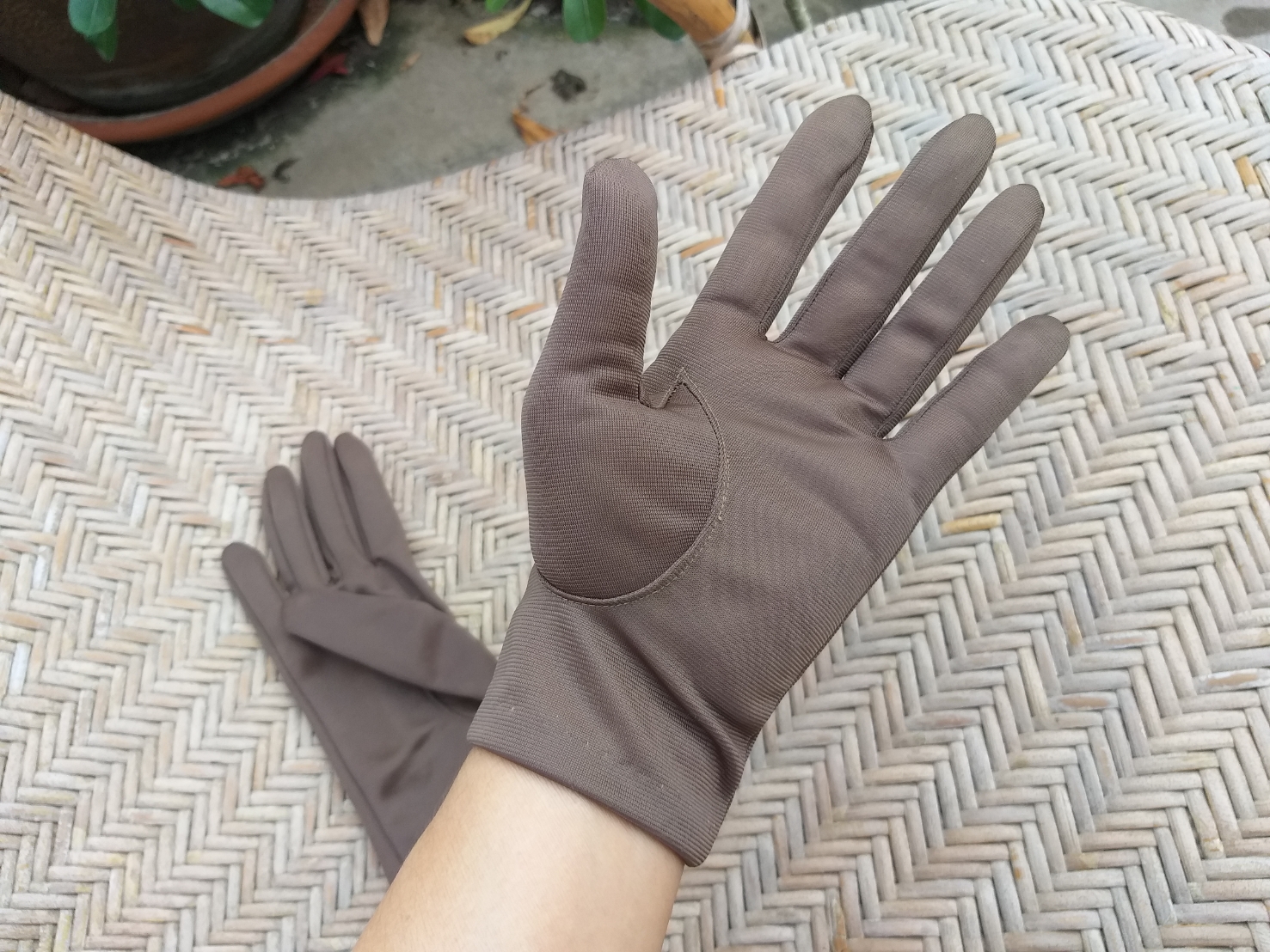 ถุงมือผ้าปักลายสวยมาก สีน้ำตาล ไซส์ S (ของใหม่)