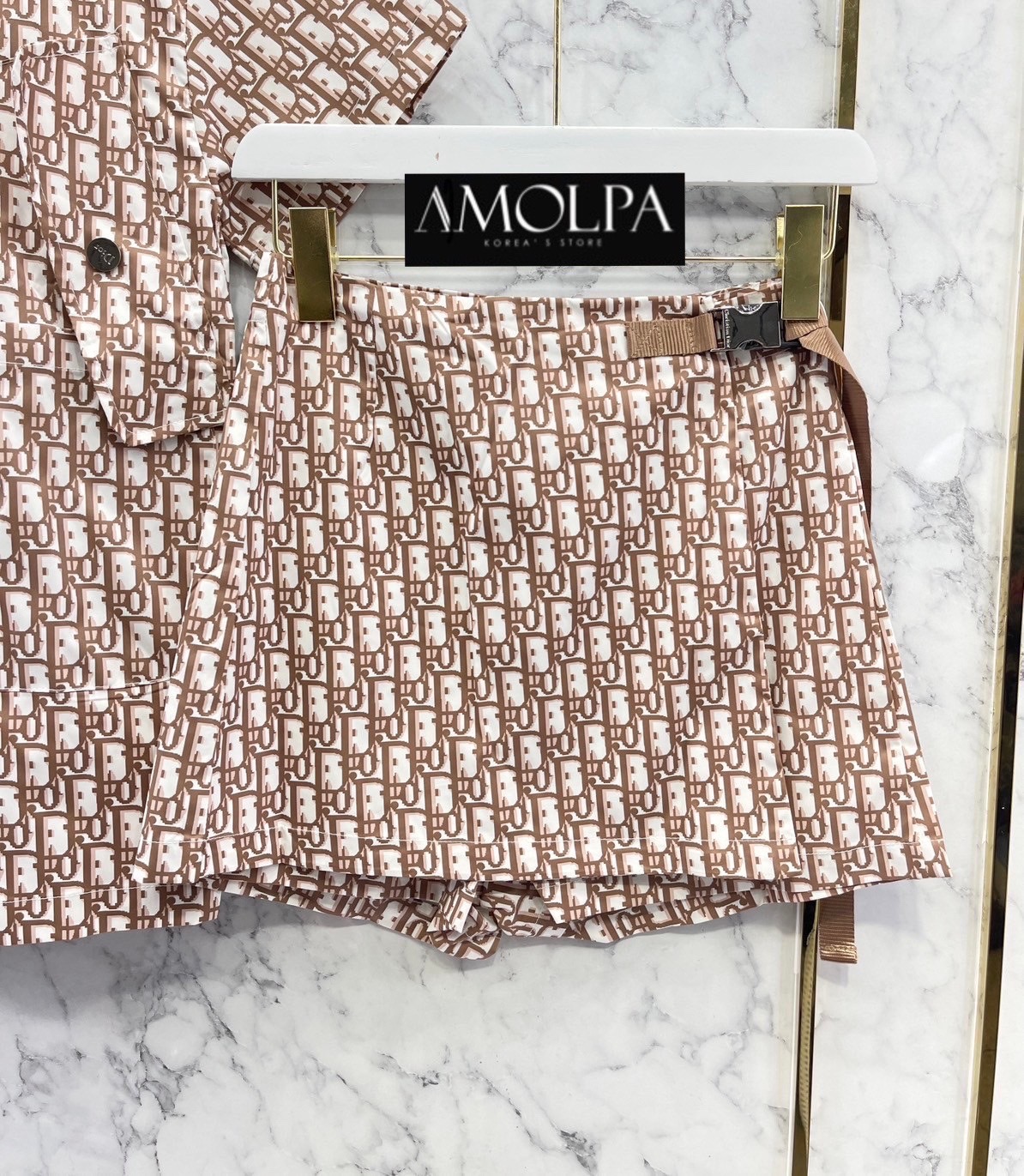 SET CHRISTIAN DIOR เนื้อนิ่มมากกกๆๆค๊า ผ้าดีมาก เย็นมากๆ ห้ามพลาดเลยน๊า สวยสุดๆ ชนช๊อปสุดๆ : สินค้าคุณภาพ (พร้อมส่ง)