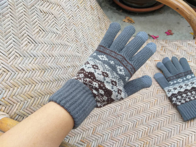 ถุงมือไหมพรมเนื้อหนา Touch screen ได้