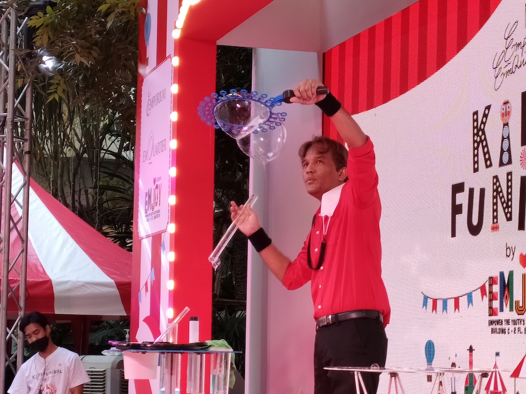 Bubble Show บับเบิ้ลโชว์ โชว์ฟองสบู่ ฟองสบู่ยักษ์ 06/01/2565
