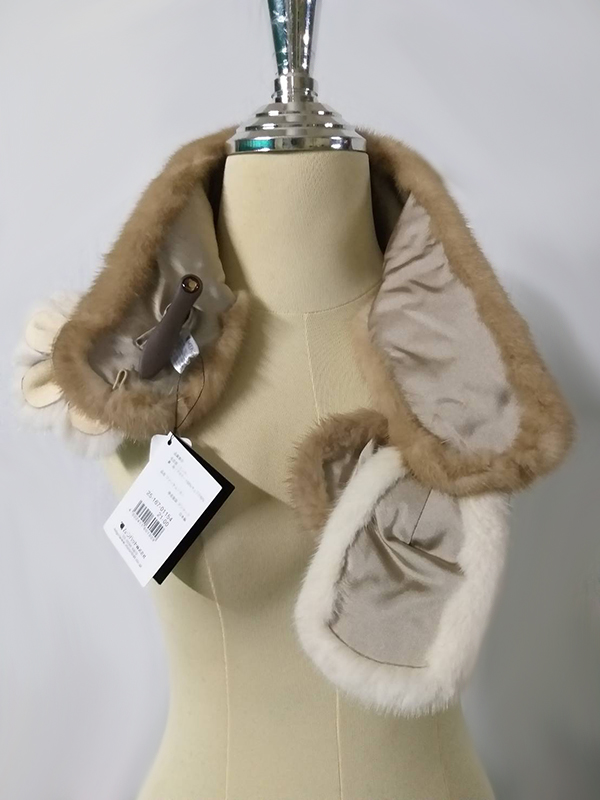 ผ้าพันคอ แต่งโค้ท ขนมิ้งค์แท้จากเดนมาร์ก (ของใหม่)