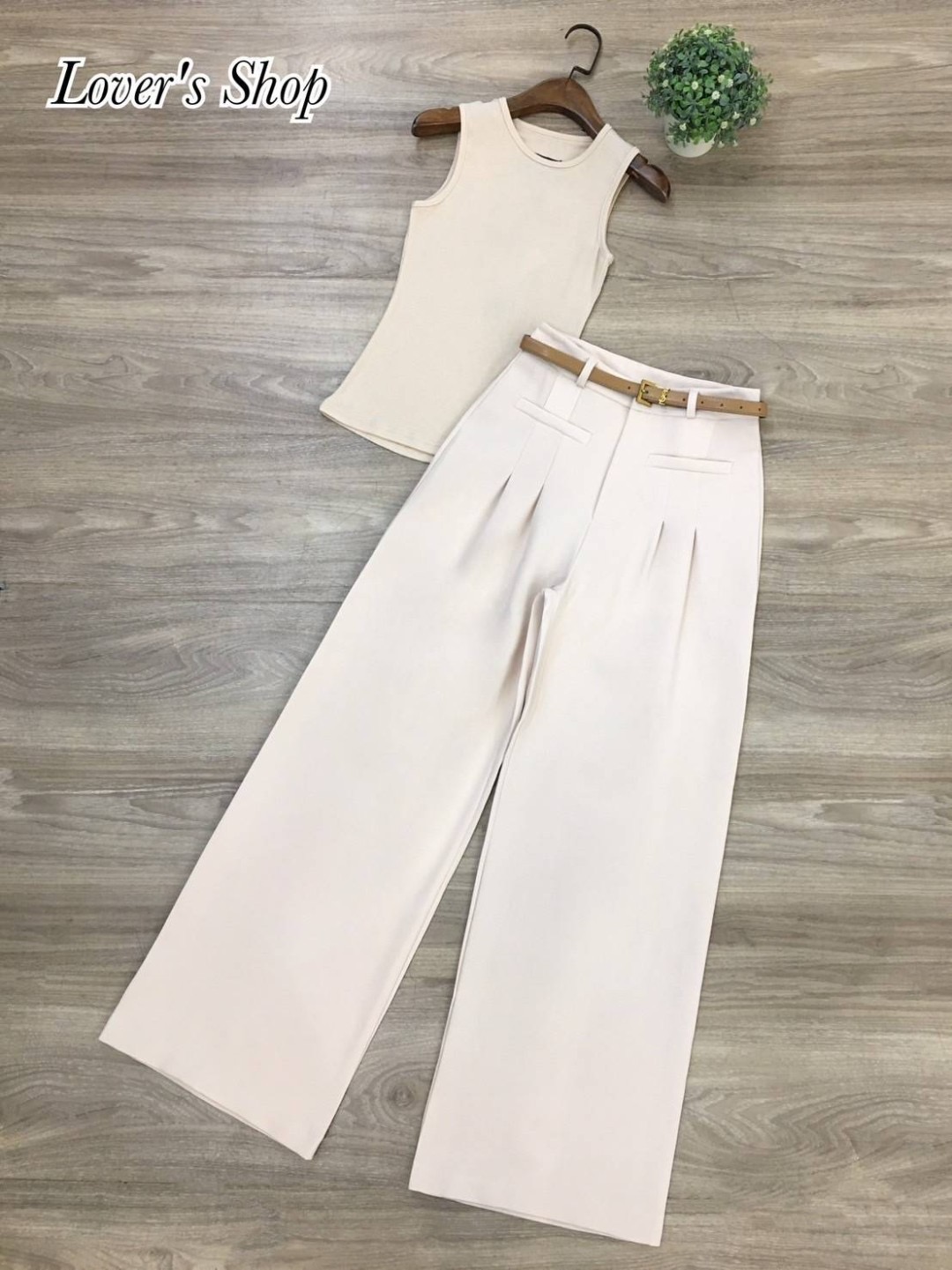 Set 3ชิ้น ได้เข็มขัดหนังด้วยนะคะ ลุคเรียบหรูดูผู้ดี มีความชิวใส่ได้บ่อย ตัวเสื้อ เป็นผ้าคัตตอลยืด มีความหนานุ่มยืดใส่สวย กางเกงขาวยาวเอวสูง ใส่สบาย : สินค้าคุณภาพ (พร้อมส่ง)