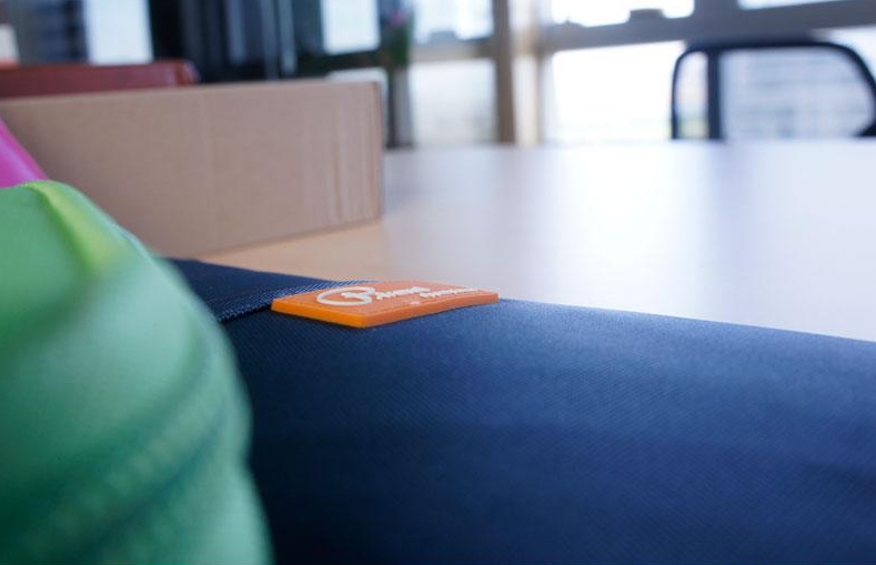 กระเป๋าใส่พาสปอร์ต กระเป๋าใส่หนังสือเดินทาง ใส่เอกสารสำคัญ ช่องเยอะ มีสายคล้องมือ พกพาสะดวก ผลิตจากไนล่อนกันน้ำ คุณภาพดี