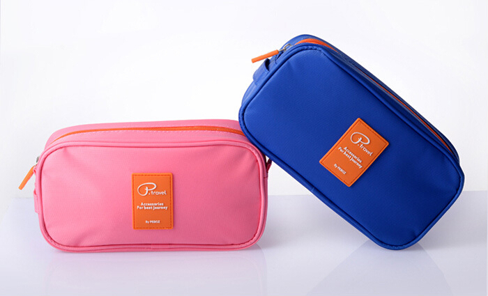 กระเป๋าใส่อุปกรณ์อิเล็กทรอนิกส์ กระเป๋าไอที หรือปรับเป็นใส่เครื่องสำอางก็ได้ ผลิตจากไนล่อนกันน้ำคุณภาพดีมี 4 สีให้เลือก
