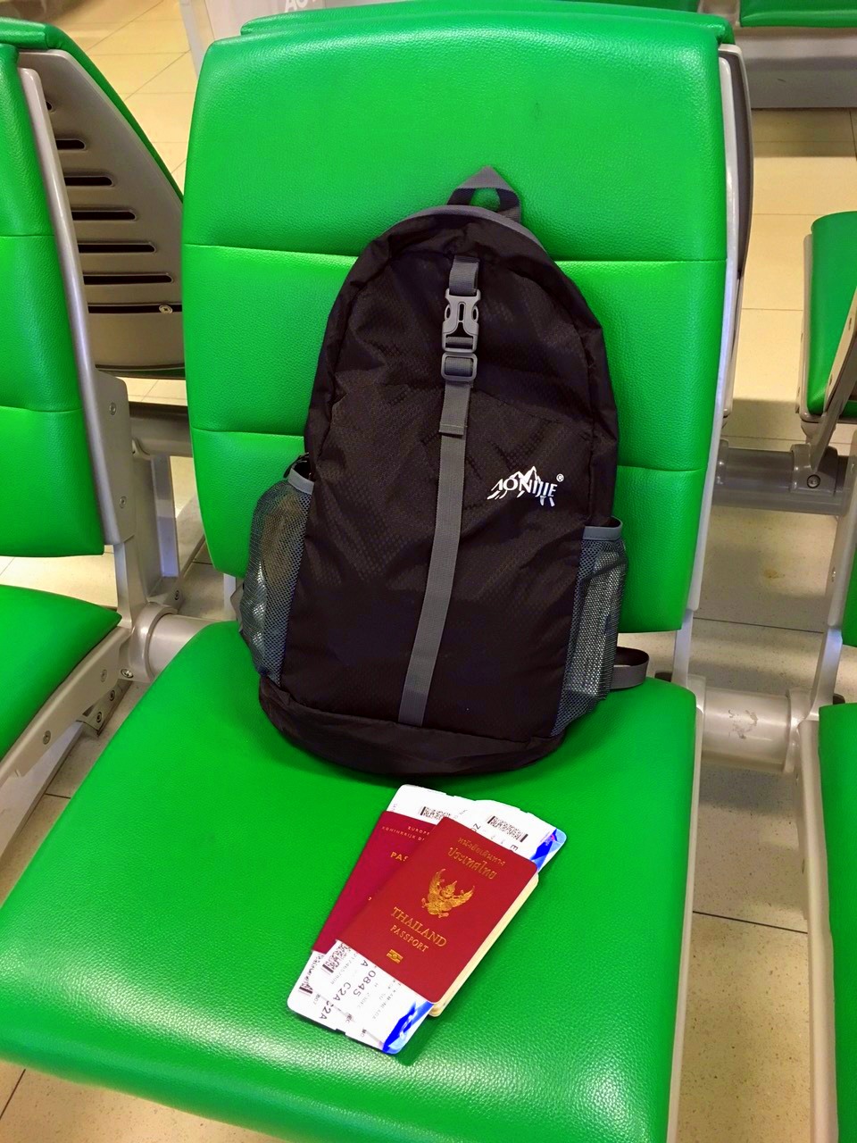 กระเป๋าเป้พับเก็บได้ รุ่นใหม่ สะพายหลังได้ น้ำหนักเบา พกพาสะดวก ทำจากไนล่อนคุณภาพสูง กันน้ำ ทนทาน เหมาะสำหรับเดินทาง และทำกิจกรรมโปรด (Lightweight Foldable Waterproof Backpack)