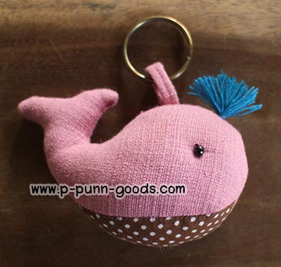 วาฬน้อยพ่นน้ำ พวงกุญแจผ้าฝ้าย