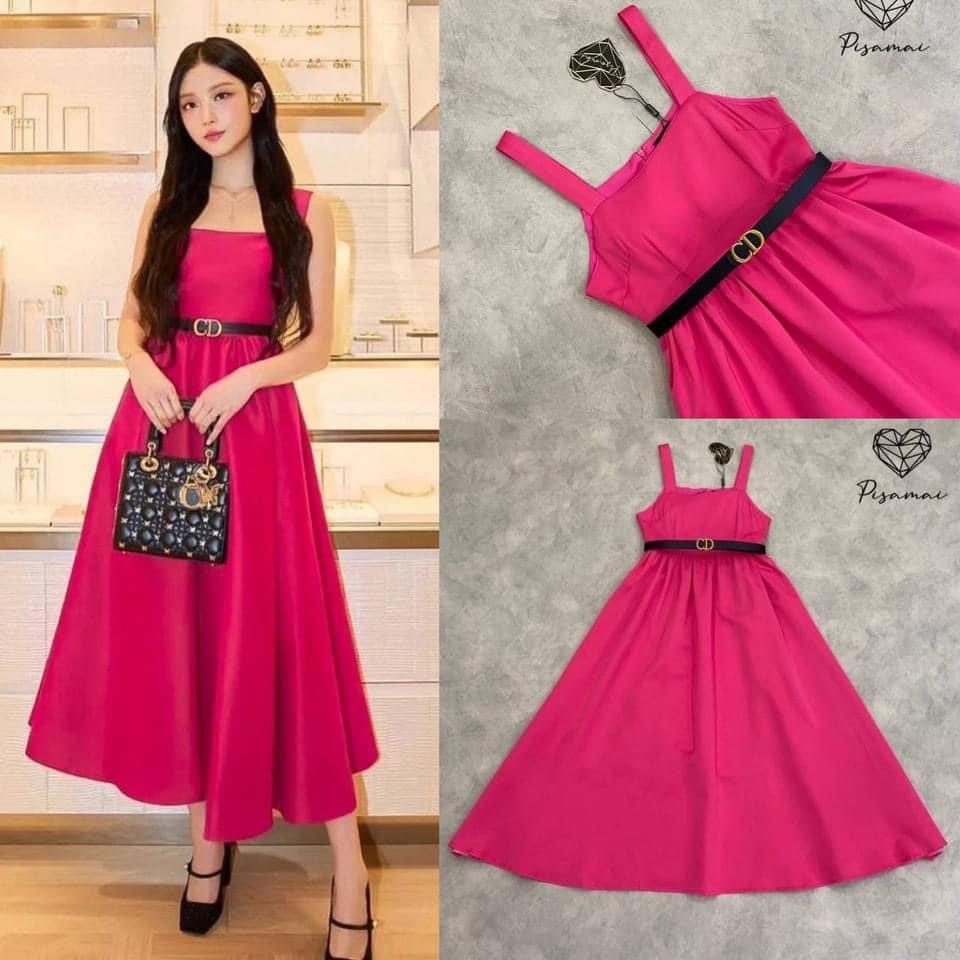 เดรสสายเดี่ยวสีชมพูตัวบานยาว มาคู่กับเข็มกับหัวอะไหล่เงิน สินค้าคุณภาพ (พร้อมส่ง)