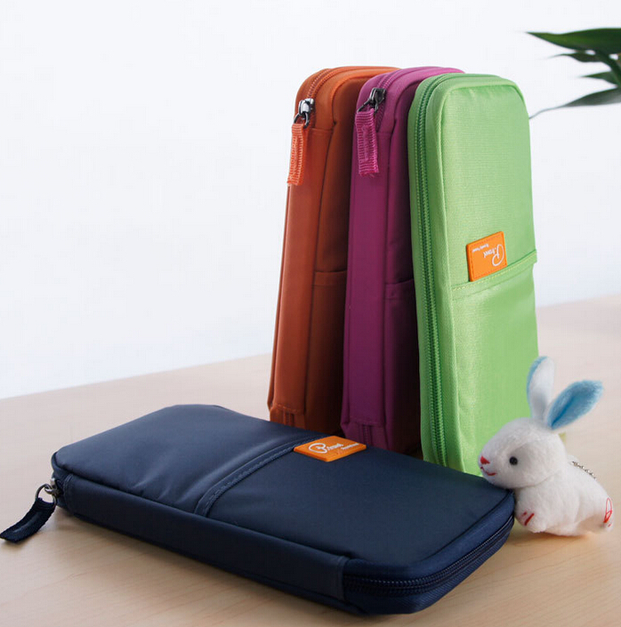 กระเป๋าใส่พาสปอร์ต กระเป๋าใส่หนังสือเดินทาง ใส่เอกสารสำคัญ ช่องเยอะ มีสายคล้องมือ พกพาสะดวก ผลิตจากไนล่อนกันน้ำ คุณภาพดี