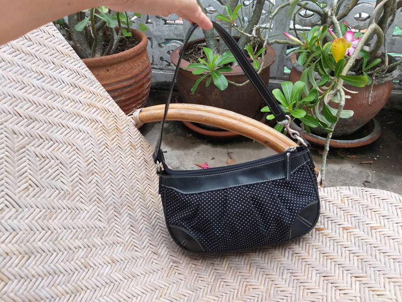 กระเป๋าสะพายสุดน่ารัก HUSHUSH