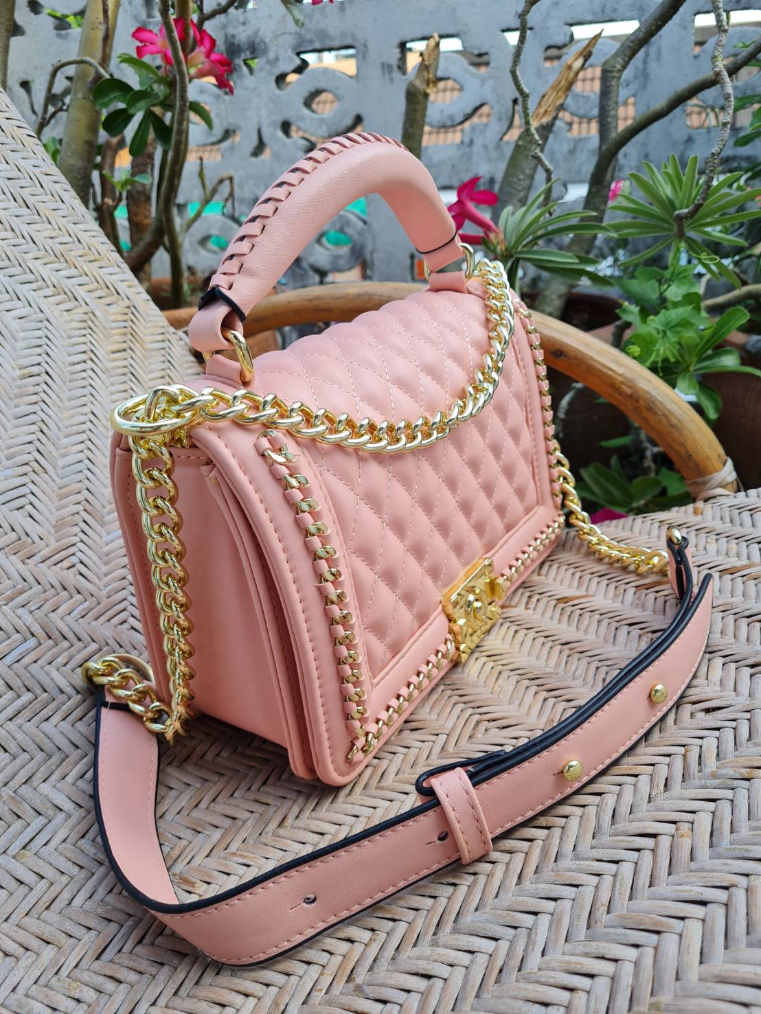 กระเป๋าสะพายทรงหรู Nisa สวยมาก (ของใหม่)