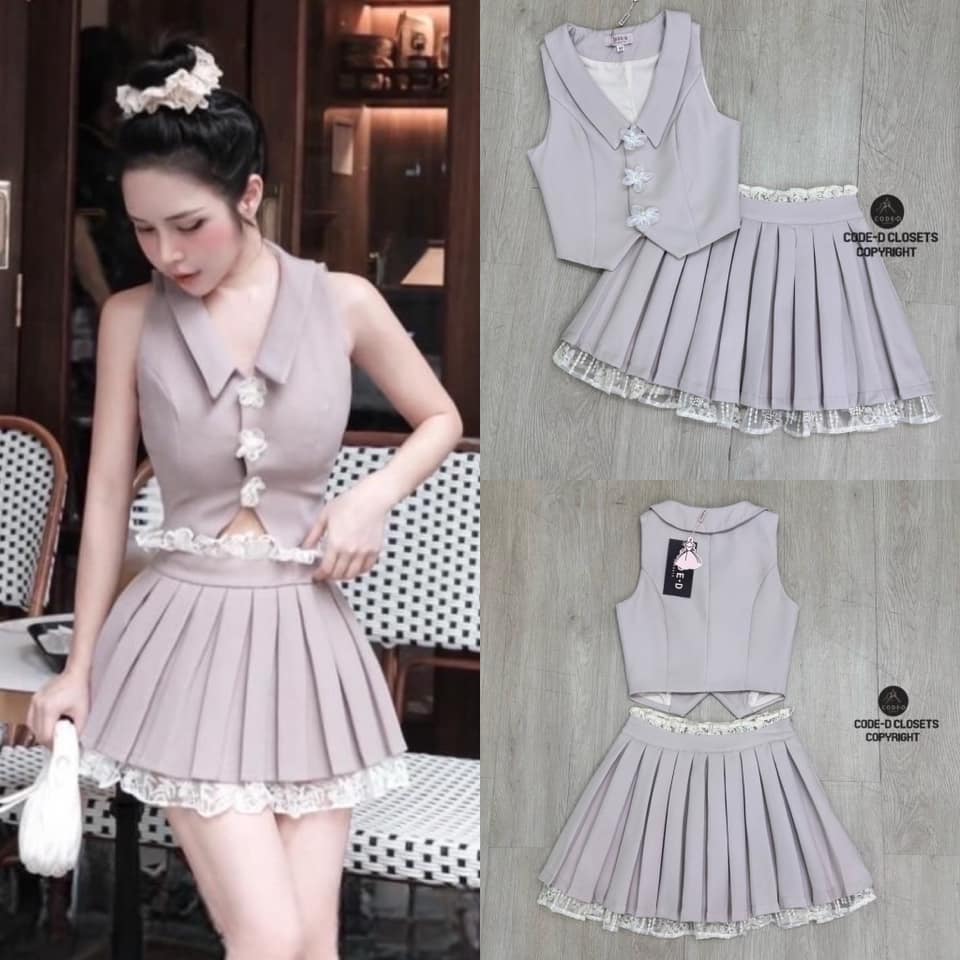 Set 2 ชิ้น สีเบจ เสื้อครอปแขนกุด ดีไซน์เข็มกลัดดอดไม้ด้านหน้า ทรงเข้ารูปสวย มาคู่กับ กระโปรงสั้นอัดพรีท ใส่สบาย สินค้าคุณภาพ (พร้อมส่ง)