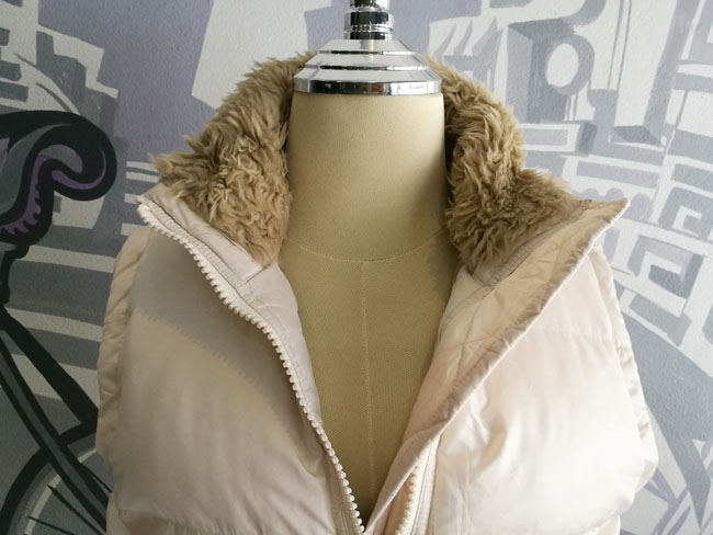 เสื้อกั๊กขนเป็ดหนาอุ่นมาก ไซด์ S-M กระเป๋าเยอะ