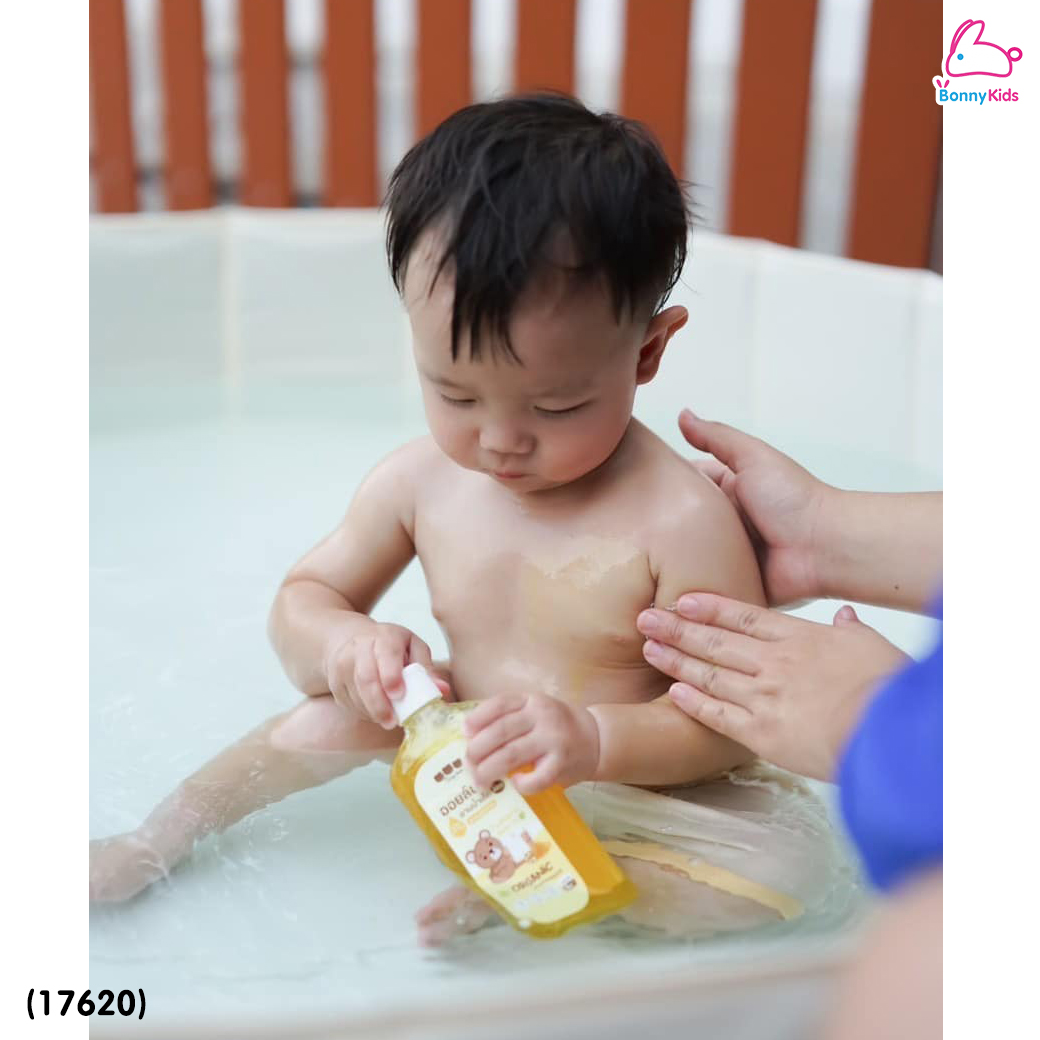 Three Bear (ทรีแบร์) Tumaric Bath Oil ออยล์ขมิ้นอาบน้ำเด็ก ออยล์ผสมอาบน้ำและทาหลังอาบน้ำ 2in1