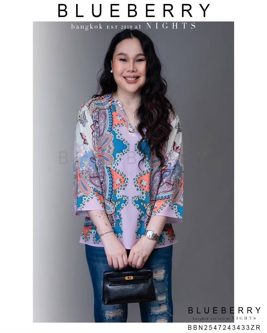 เสื้อเชิ้ต พรีเมี่ยมทีเชิ้ตคอวี ใส่สบายสวยสุดหรู พิมพ์ลายแบรนด์เนม ใส่สบาย : สินค้าคุณภาพ (พร้อมส่ง)