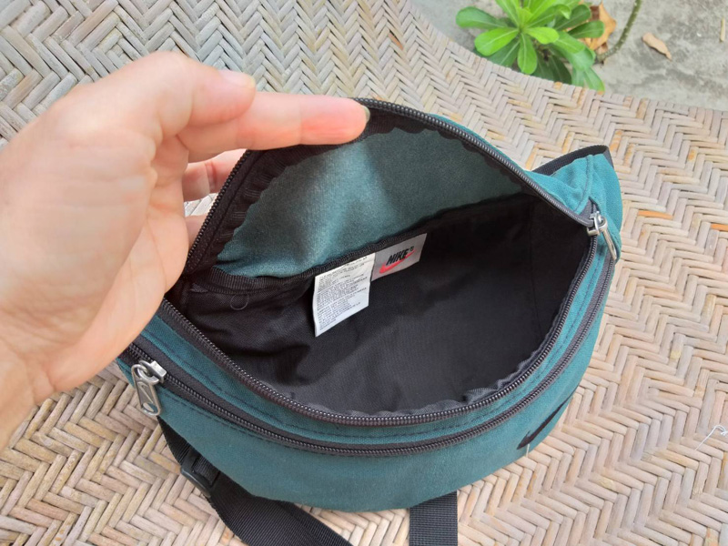 กระเป๋าคาดเอว NIKE (ของใหม่)