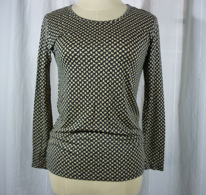 เสื้อฮีทเทคหญิง ลายผีเสื้อ Uniqlo heattech Sz M