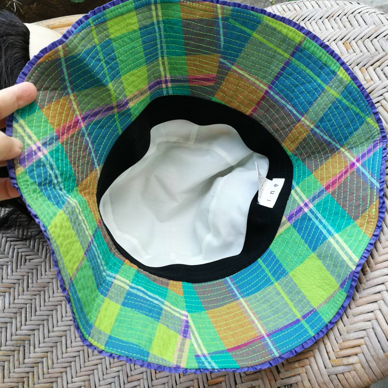 หมวกปีกว้าง สีสวย (ของใหม่)