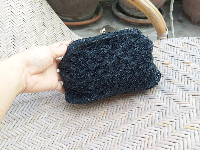 กระเป๋าหรูออกงานร้อยลูกปัด ปักเลื่อมทั้งใบ สวยมากๆๆ