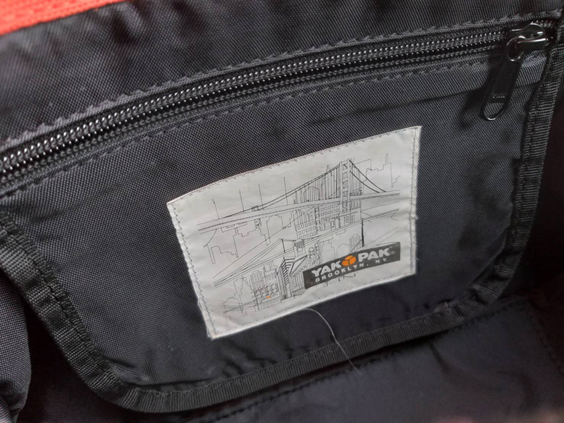 กระเป๋าสะพาย YAK PAK ของแท้ (ใหม่ป้ายห้อย)