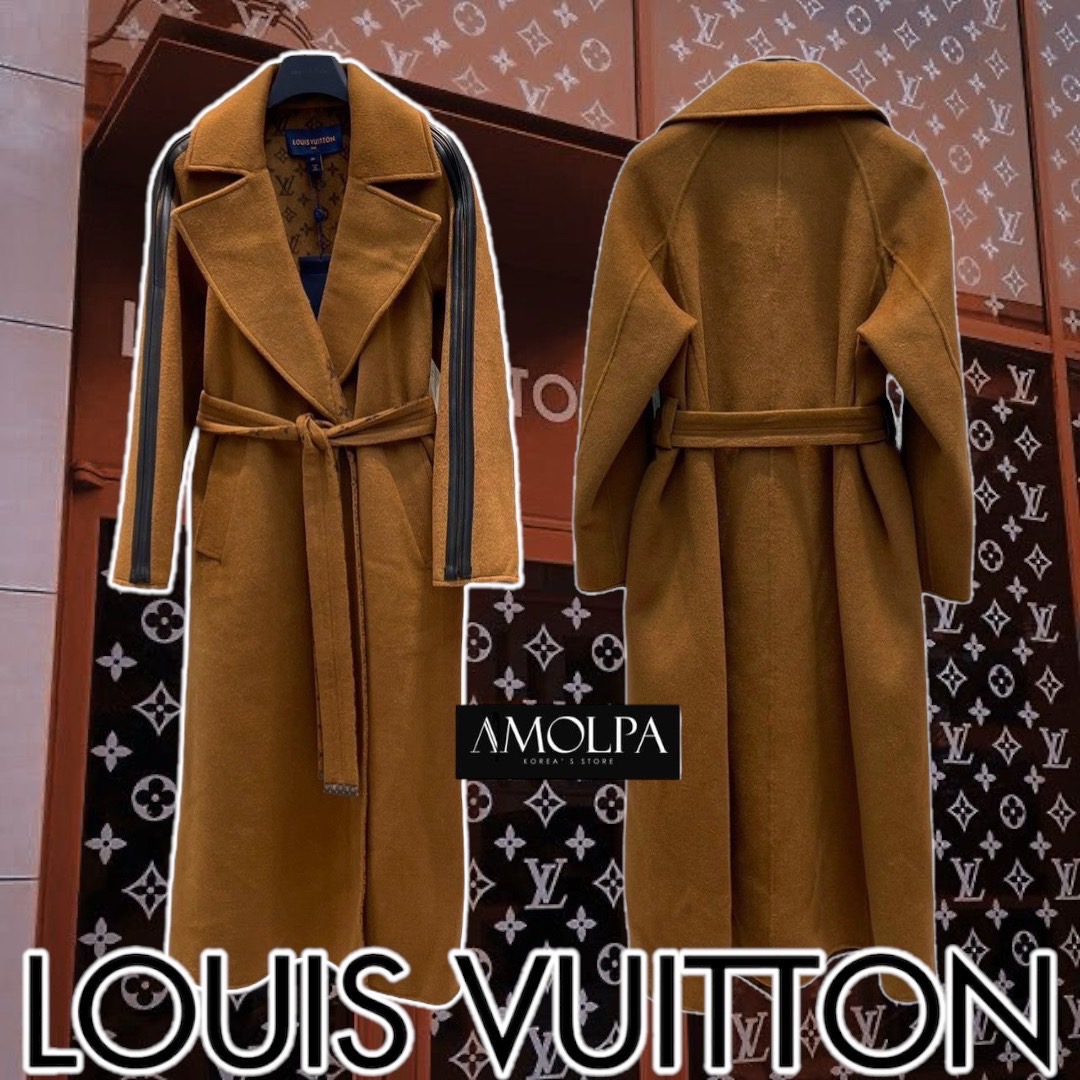 เสื้อโค้ชตัวยาว งานแบรนด์ เป็นเสื้อคลุม ด้านในเป็นตัวลาย Signature มาพร้อมเข็มขัดเข้าเซทกัน ใส่ ดู หรูหรา ไฮโซมาก : สินค้าคุณภาพ (พร้อมส่ง)