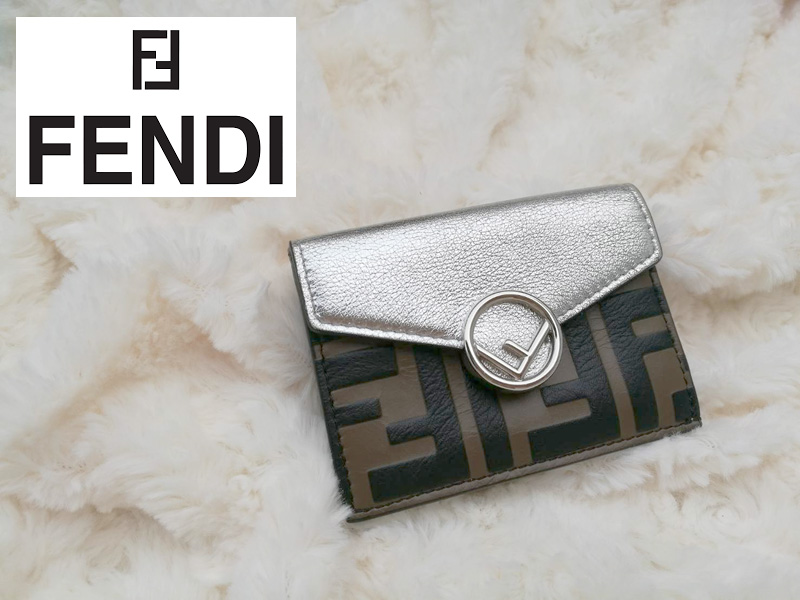 กระเป๋าสตางค์ FENDI MICRO F IS FENDI TRIFOLD WALLET