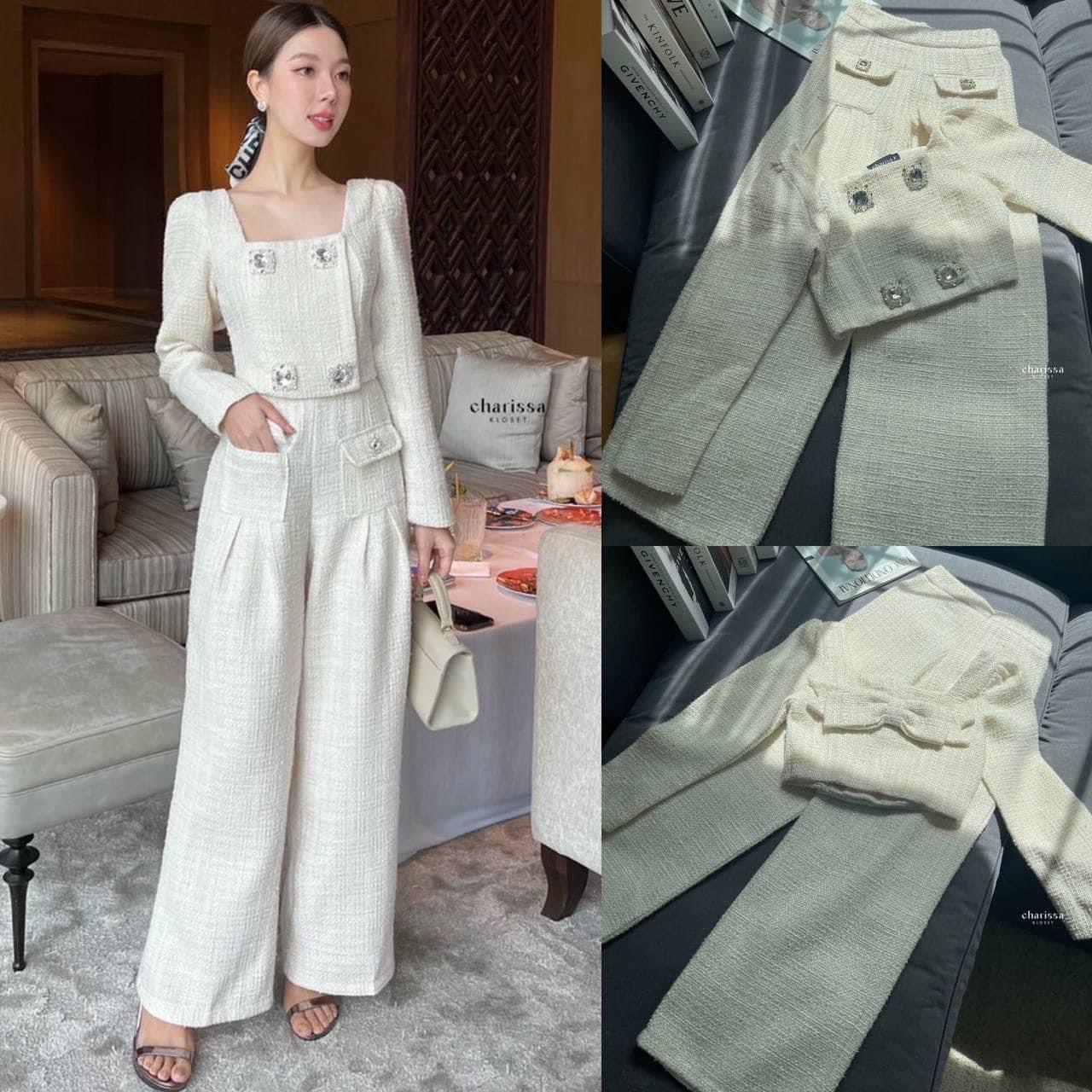 เซ็ทสูทผ้าทวิตแต่งกระดุมเพชรหรู 4 เม็ดใหญ่ด้านหน้า เสื้อด้านหน้าเปิดได้เป็นกระดุมแต๊ป ด้านหลังแต่งโบว์ใหญ่เย็บติดเสื้อ (สามารถถอดออกได้) ตัวเสื้อมีซับในทั้งตัว มาพร้อมกับกางเกงขาวยาวหรือกระบอกใหญ่ ใส่สบาย : สินค้าคุณภาพ (พร้อมส่ง)