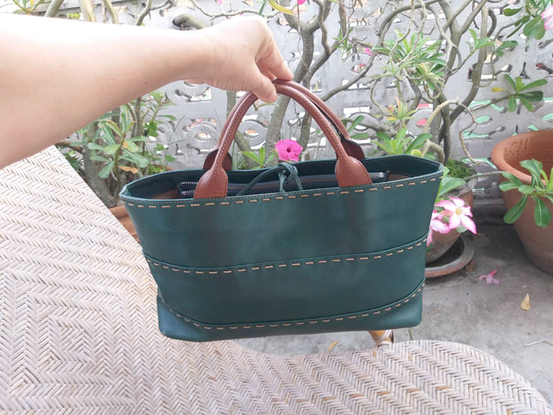 กระเป๋าหิ้วหนังแท้ น่ารักค่ะใบนี้