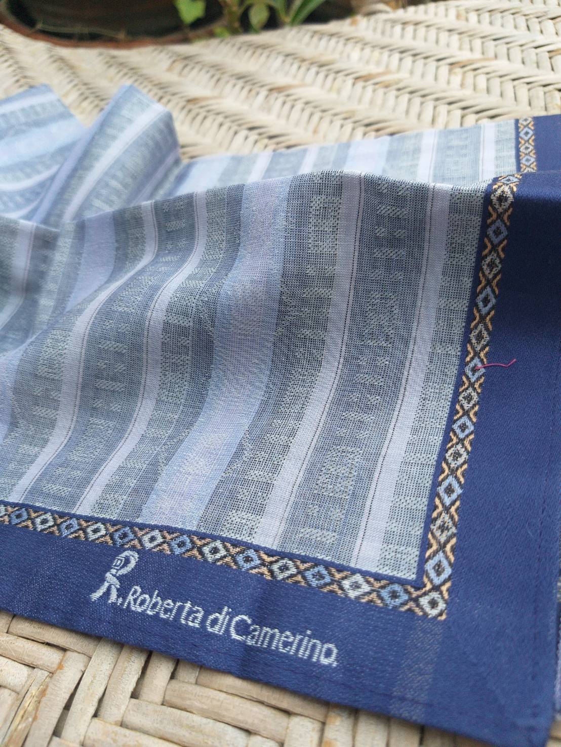ผ้าเช็ดหน้าชาย Roberta di Camerino ผ้าดีมาก