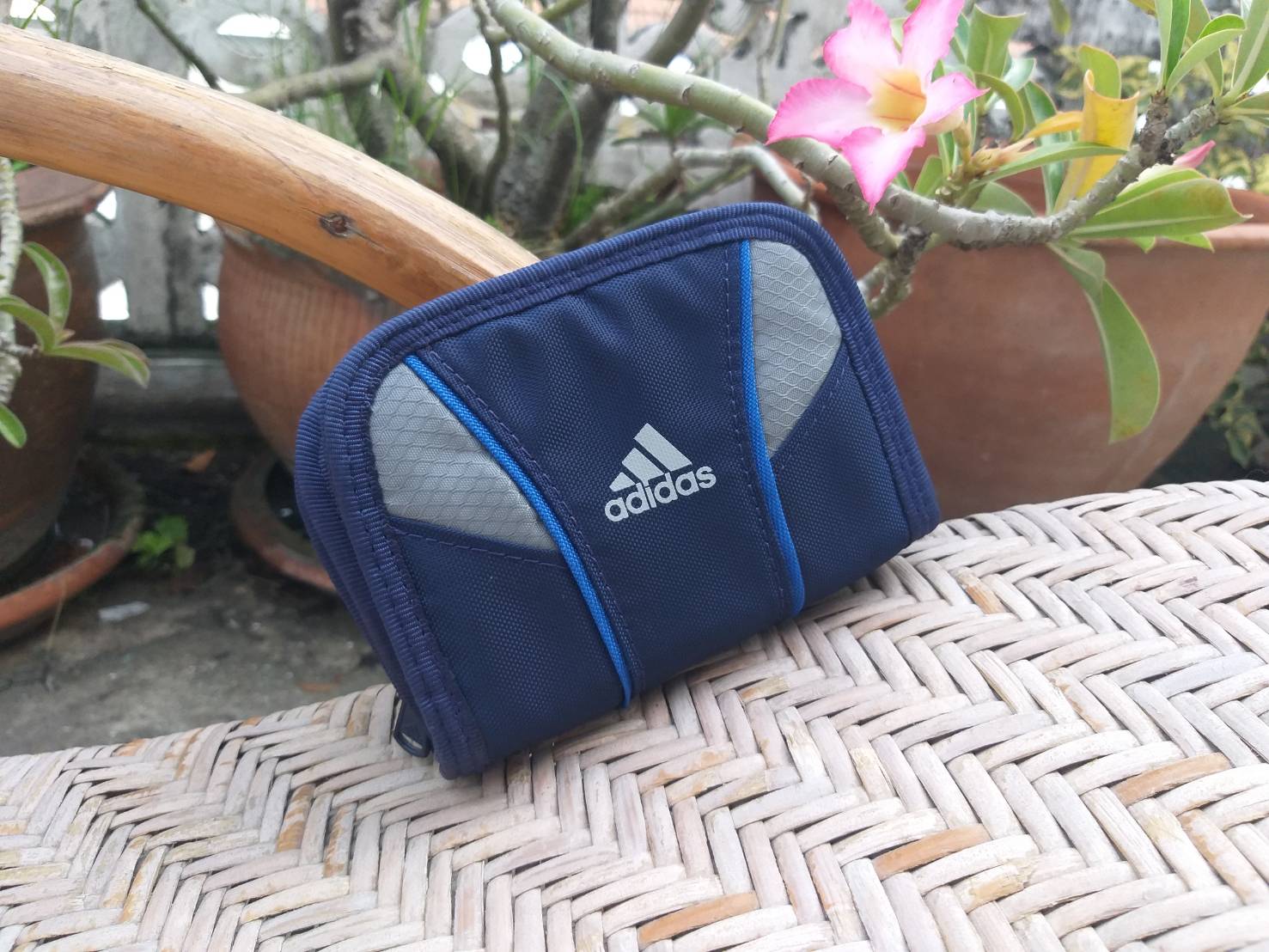 กระเป๋าสตางค์ adidas (ของใหม่)