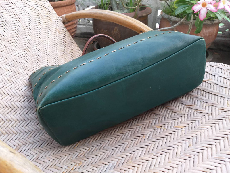 กระเป๋าหิ้วหนังแท้ น่ารักค่ะใบนี้