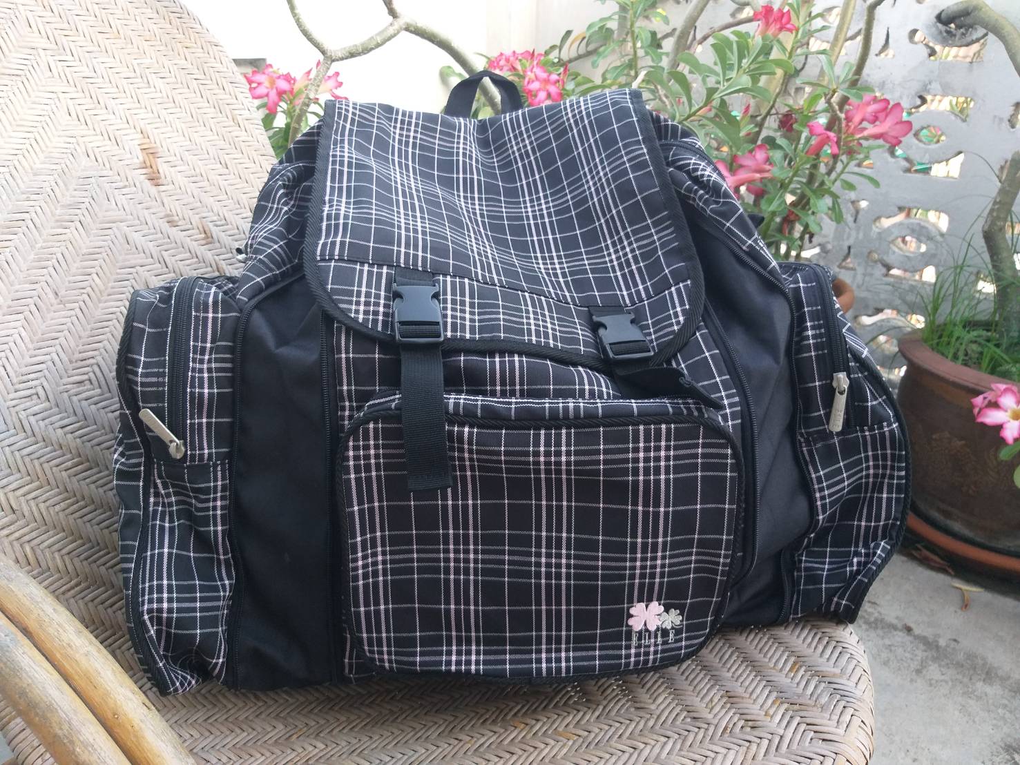 กระเป๋าเป้ ELLE ใบใหญ่มาก ใส่เสื้อผ้าเดินทาง