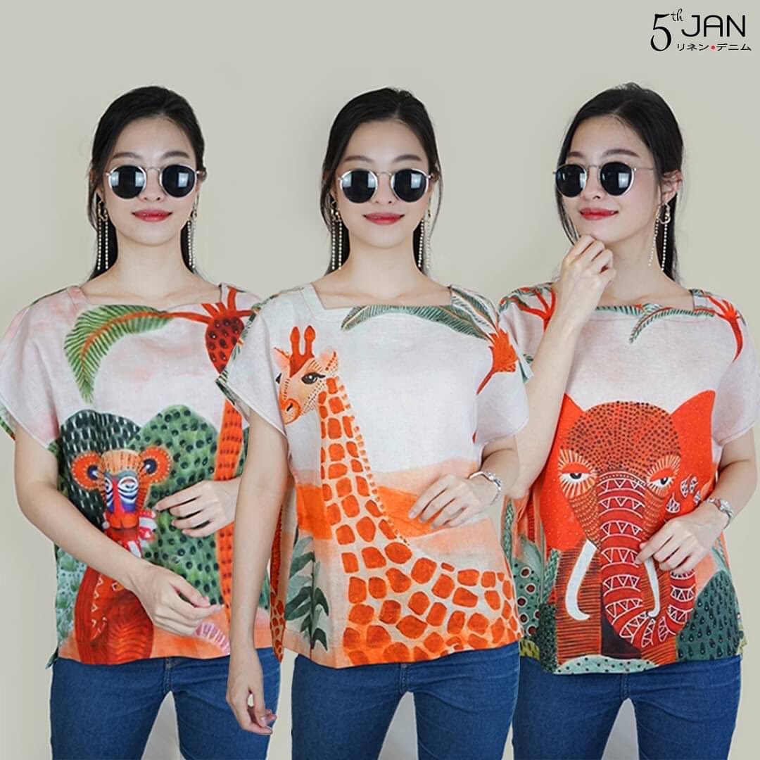 เสื้อพรีเมี่ยมลินิน รุ่น Fauna of Africa (Graphic Art Series) เสื้อแขนคอเหลี่ยม ลายสัตว์ซาฟารีมาทั้ง 3 ลายเหมือนกันทั้งหน้าหลัง แบบนี้ใส่ง่ายและ ใส่สบายเหมาะกับอากาศตอนนี้อย่างยิ่ง : สินค้าคุณภาพ (พร้อมส่ง)