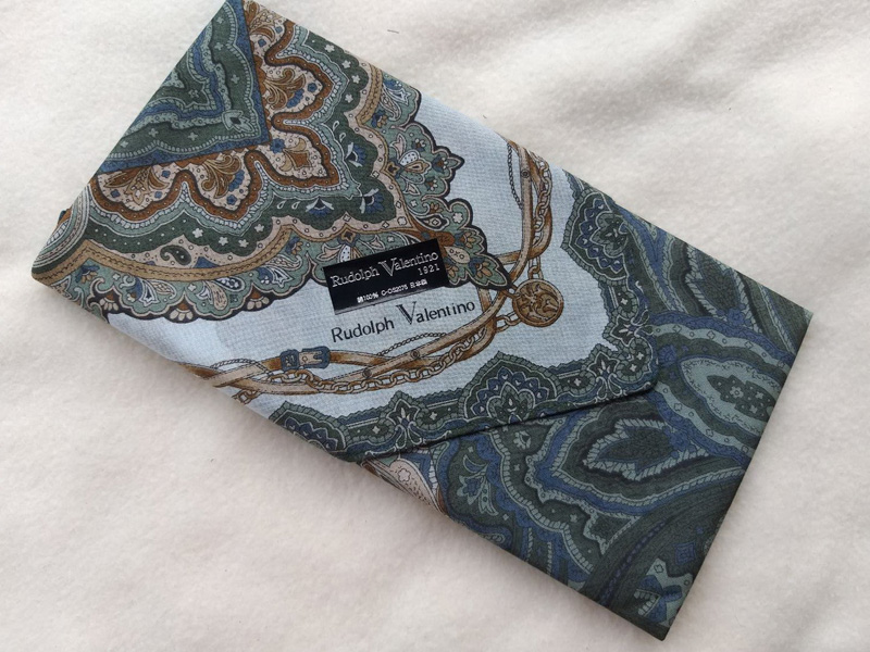 ผ้าเช็ดหน้าแบรนด์เนม Rudolph Valentino ลายสวยมากกกก