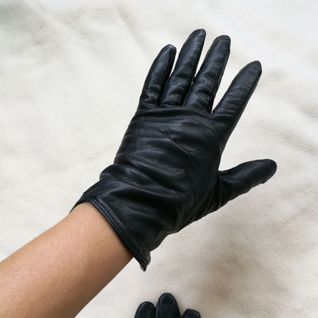 ถุงมือหนังแท้สีดำ หญิง ไซด์ S