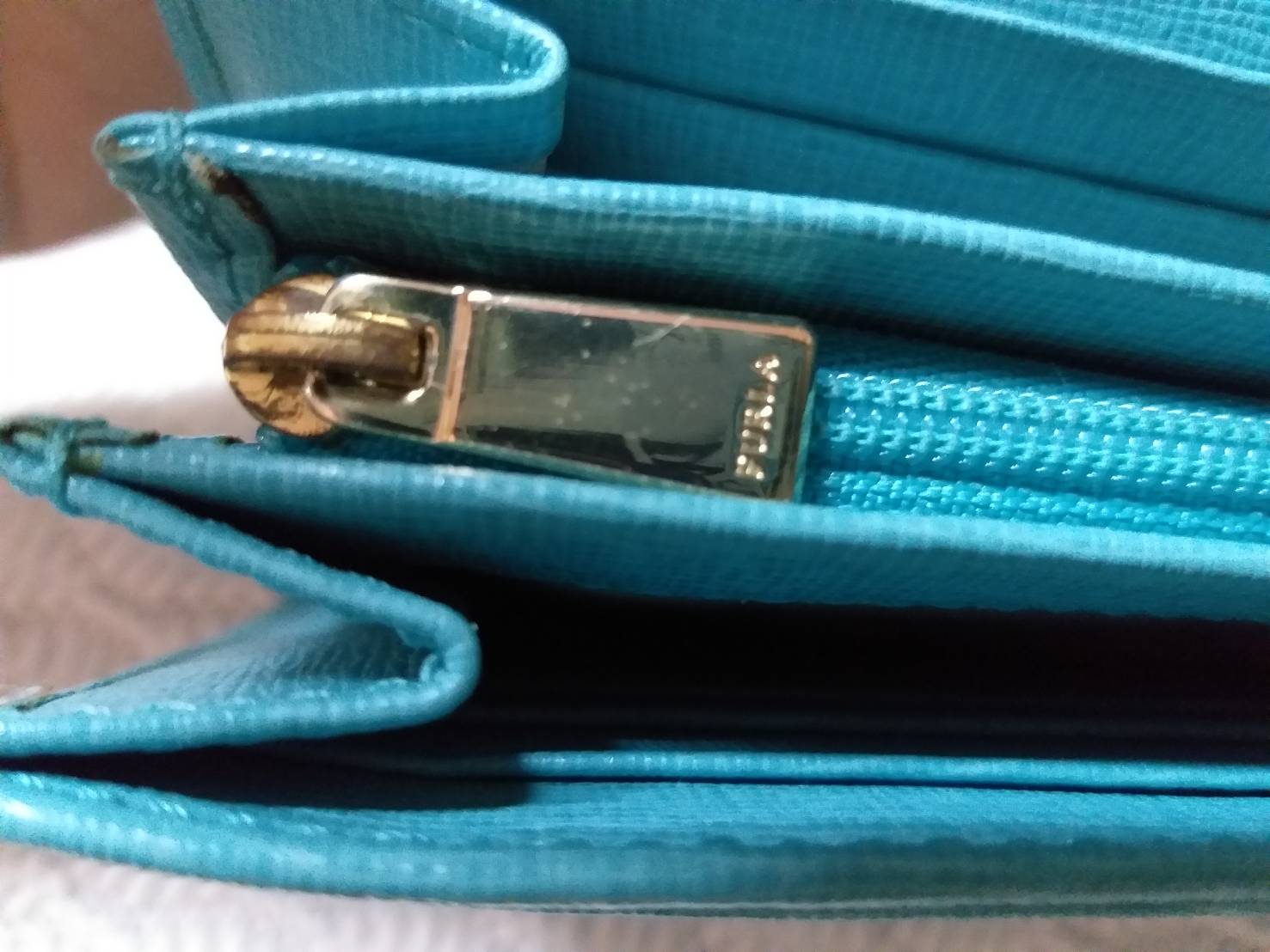 กระเป๋าสตางค์ FURLA หนังแท้ เรียบหรู