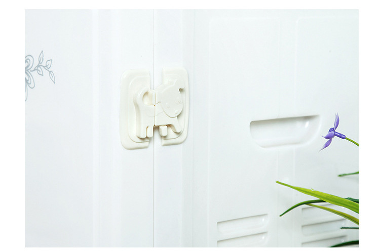 ตัวล็อคตู้เย็น ที่ล็อคตู้ ตู้เย็น ลิ้นชัก กันเด็กเปิดเอง (รุ่นล็อคด้านข้าง) รูปสุนัข