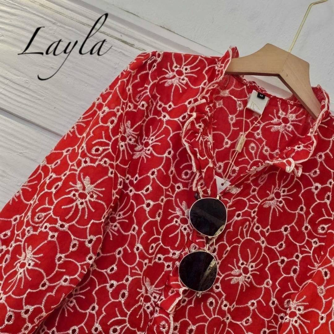 เสื้อปักฉลุลายดอกไม้ แบรนด์ sezane แบรนด์ที่กำลังมาแรงจากParis ทรงเชิ้ตคอระบายต่อยาวถึงแถบกระดุม ใส่สบาย : สินค้าคุณภาพ (พร้อมส่ง)