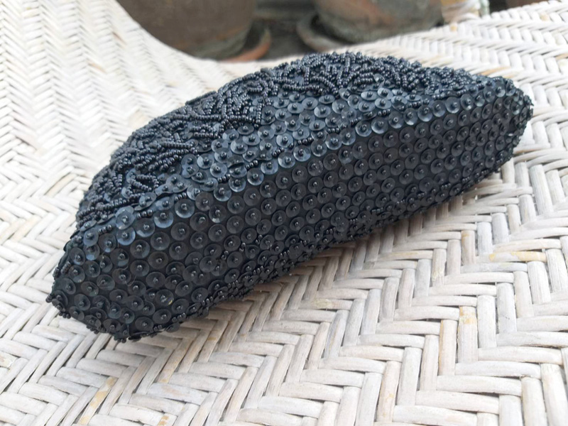 กระเป๋าหรูออกงานร้อยลูกปัด ปักเลื่อมทั้งใบ สวยมากๆๆ