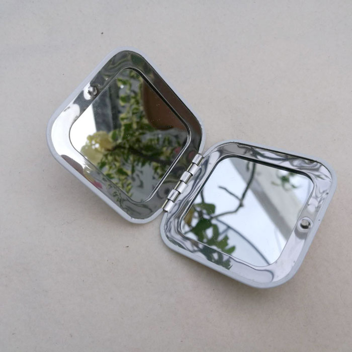 กระจกพับพกพา 2 ด้าน มีขยายด้วยค่ะ (ของใหม่)