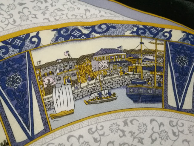 ผ้าเช็ดหน้าผืนใหญ่ ลายสวยค่ะ