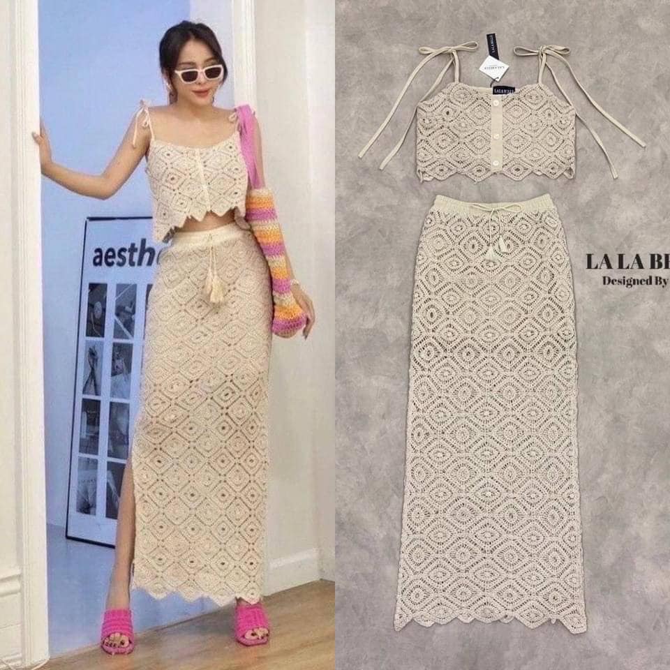 เซตลูกไม้ถักสีครีมผ้าดีสุดๆสายเดี่ยว ผูกโบว์บ่าแต่งกระดุมหน้าใส่คู่กระโปรงเอวสูง ผูกโบว์แต่งภู่กระโปรงยาวผ่าข้างสูงมีซับใน อย่างดีทั้งชุดสวยสุดๆ ใส่สบาย สินค้าคุณภาพ (พร้อมส่ง)