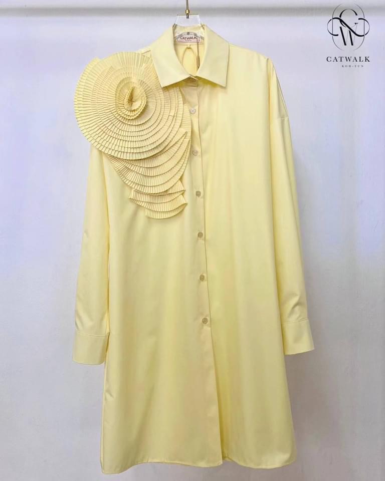 เดรสเชิ้ตแต่งดอกไม้อัดพลีท เนื้อผ้าเกรดเอ สินค้าคุณภาพ (พร้อมส่ง)