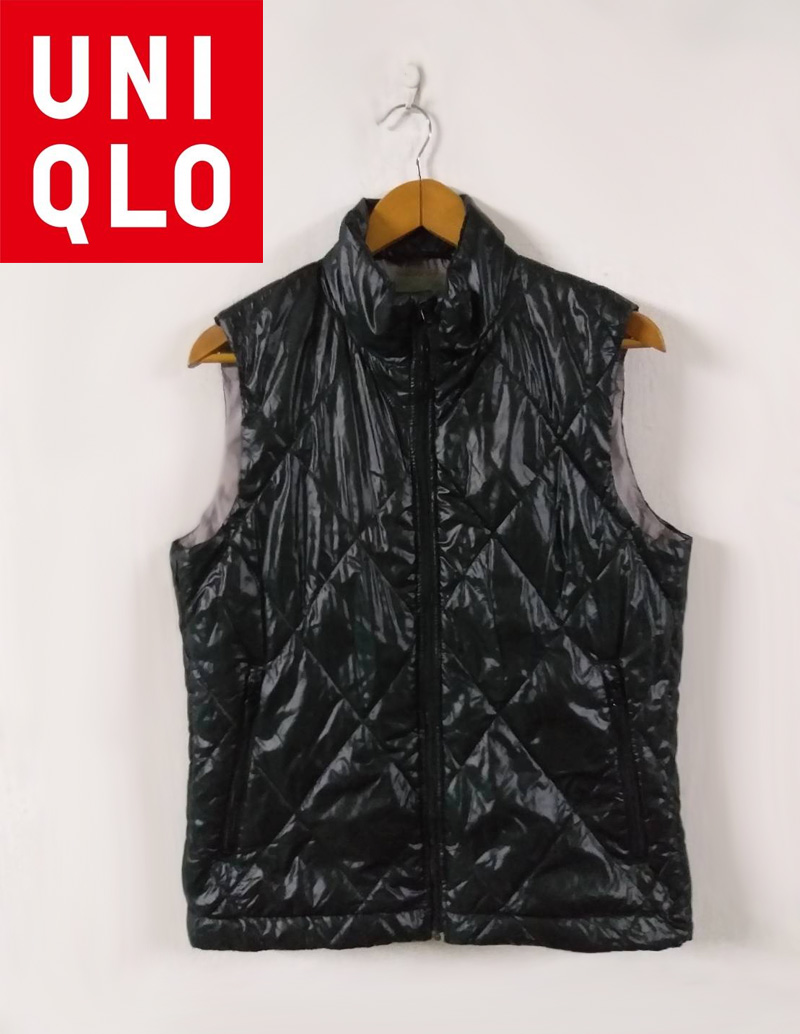 เสื้อกั๊กนวม Uniqlo อก44 ผ้าร่มสีดำ